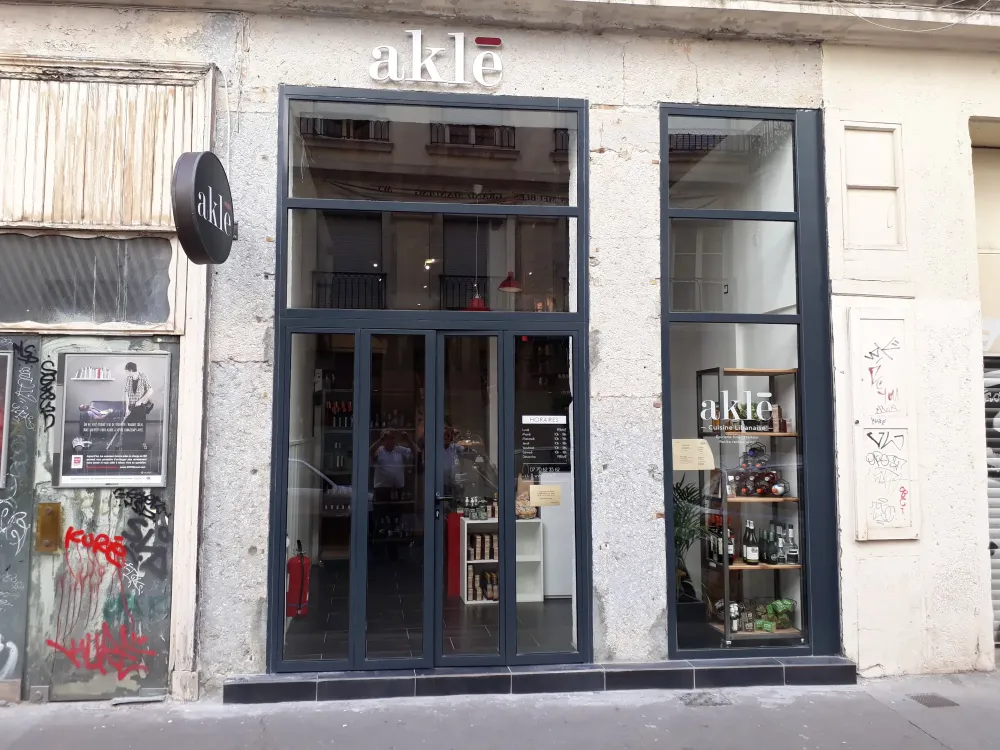 Commerce Nouvelle devanture 4-min