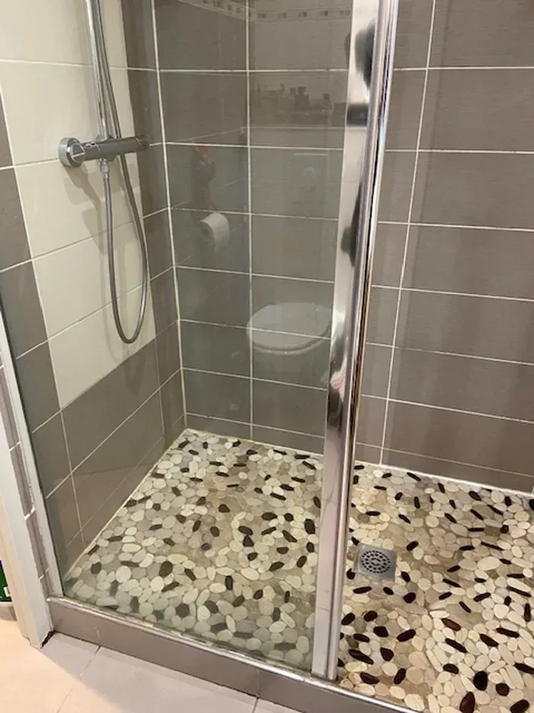 Salle de bains sol carreléwebp